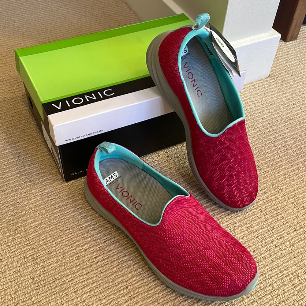 Vionic wide slip on